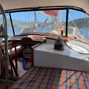 St Thomas On Sailboat Ragamuffin Incl Meals Water Toys Water Island
